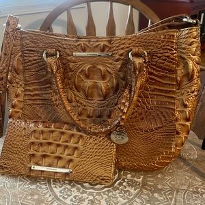 Authentic Brahmin bag and wallet set. Style number: k59 151.